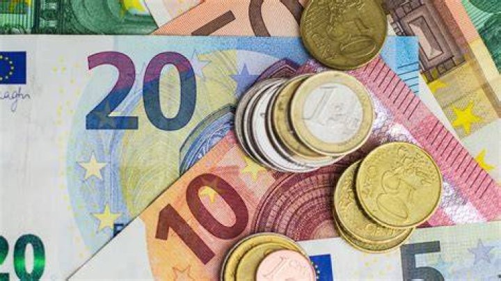 How many euros are in a cent?