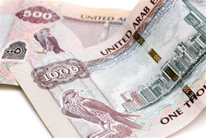Is 100 dollars a lot in Dubai?