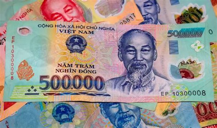 Should you exchange money before going to Vietnam?