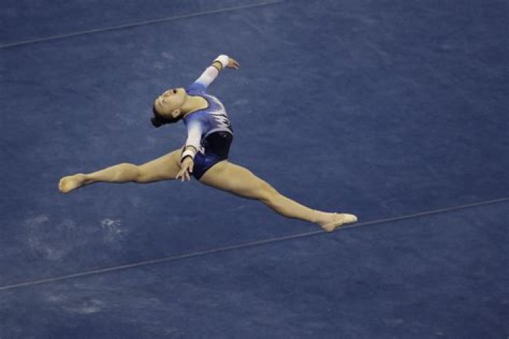 What are Level 4 gymnastics skills?