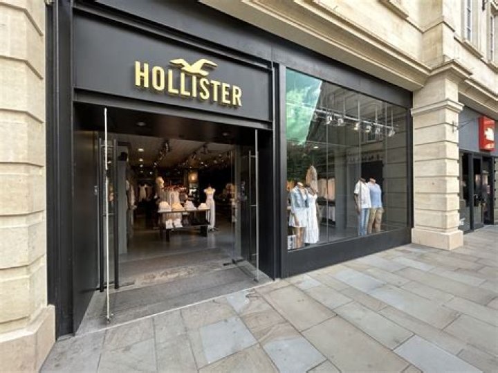 What credit score is needed for a Hollister credit card?