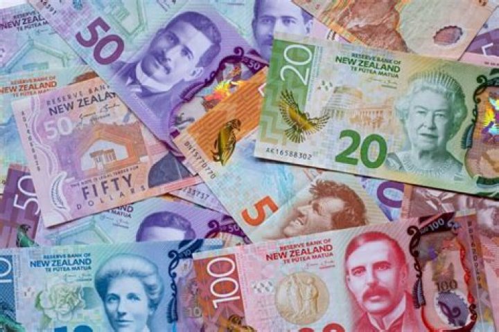 What is the currency of Tristan da Cunha?